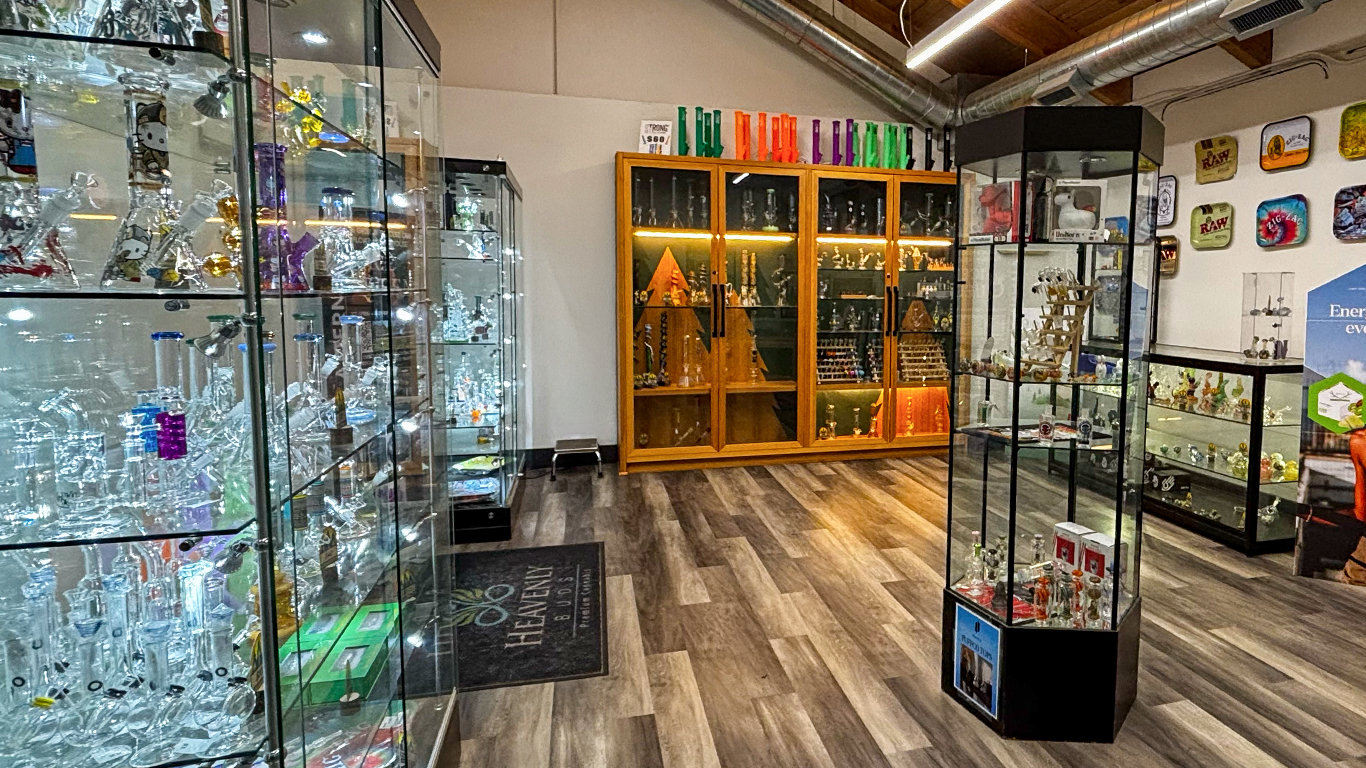 Cannabis Dispensary Glass Room | High End Market Place